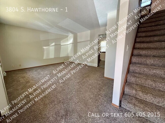 Building Photo - 3804 S. Hawthorne-1