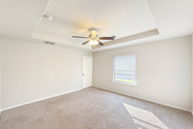 Building Photo - Charming 3-Bedroom Single-Story Home with ...