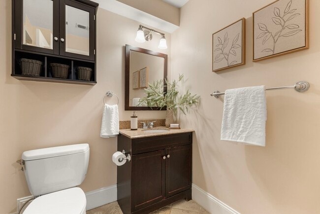 Building Photo - 865 Lagrange St