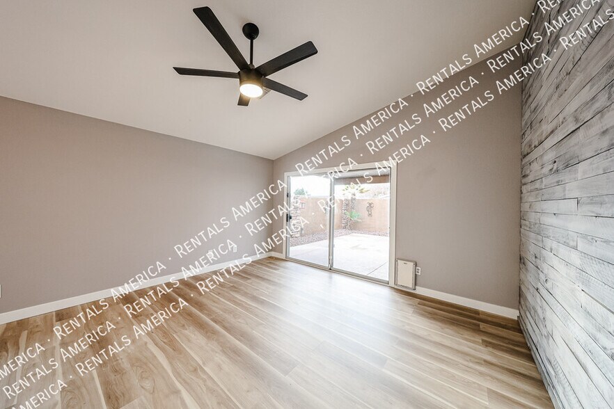 Building Photo - 133 W Muriel Dr