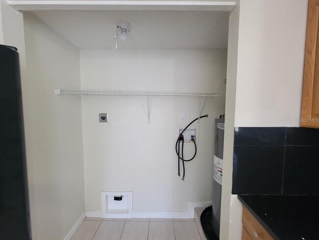 Building Photo - 22353 Buffalo Ave