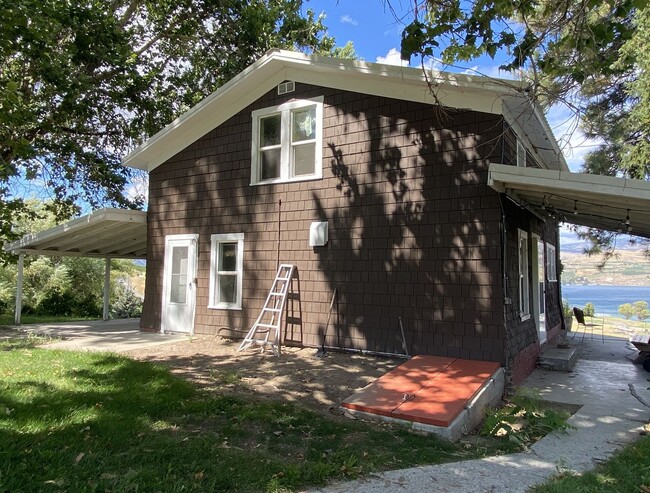 Building Photo - Beautiful 3 Bedroom 1 Bathroom