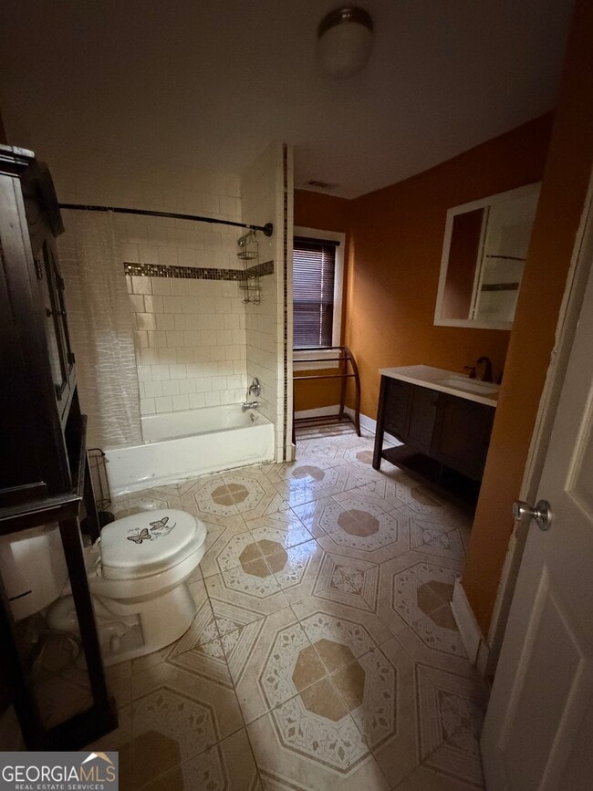 Building Photo - 2002 Chicago Ave NW