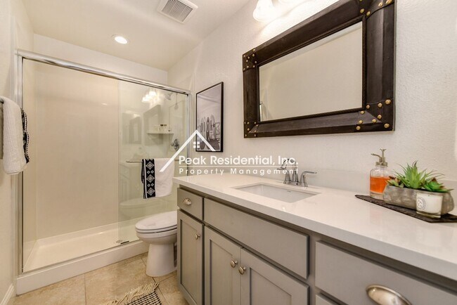 Building Photo - 4 Bedroom, 3 Bath Home in Rancho Cordova