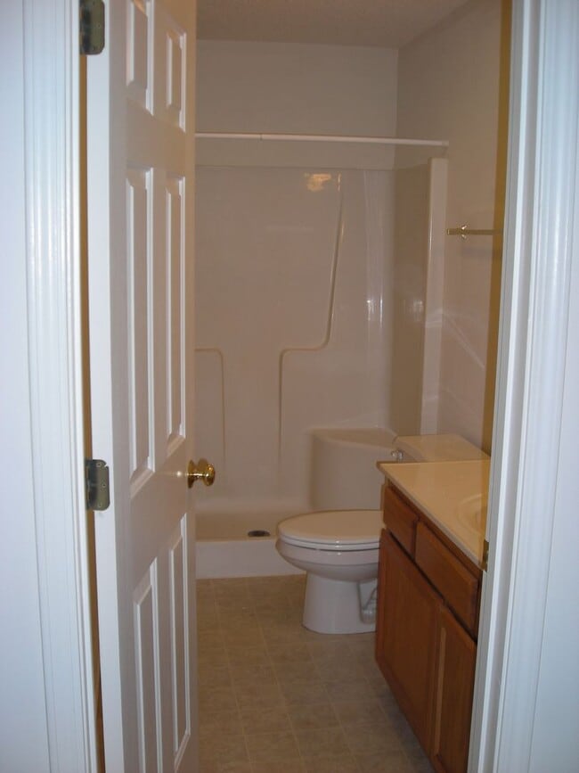 Building Photo - 101 Springwood Ln