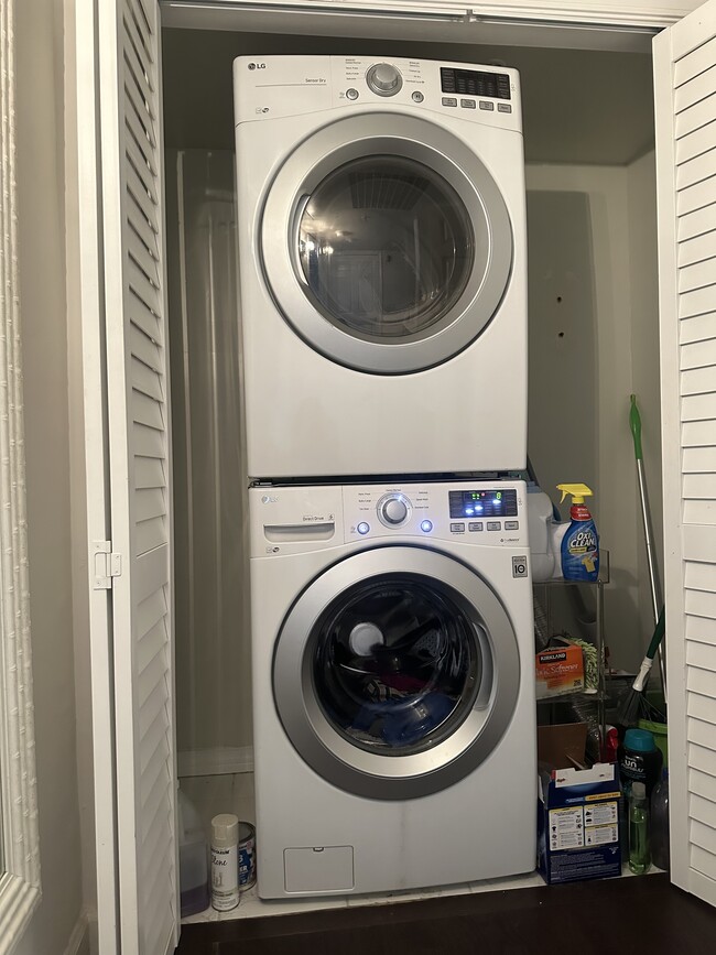 Building Photo - 1817 Selby Ave