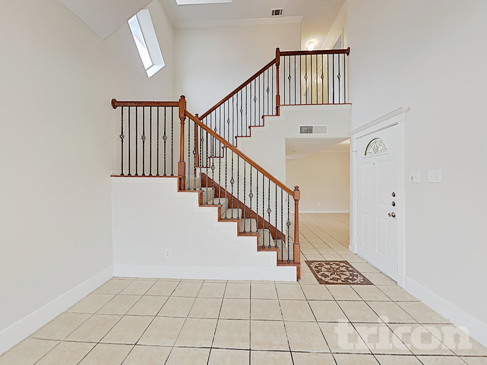 Building Photo - 822 Foxridge Dr