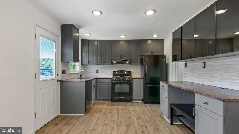 Building Photo - 4223 Lees Corner Rd