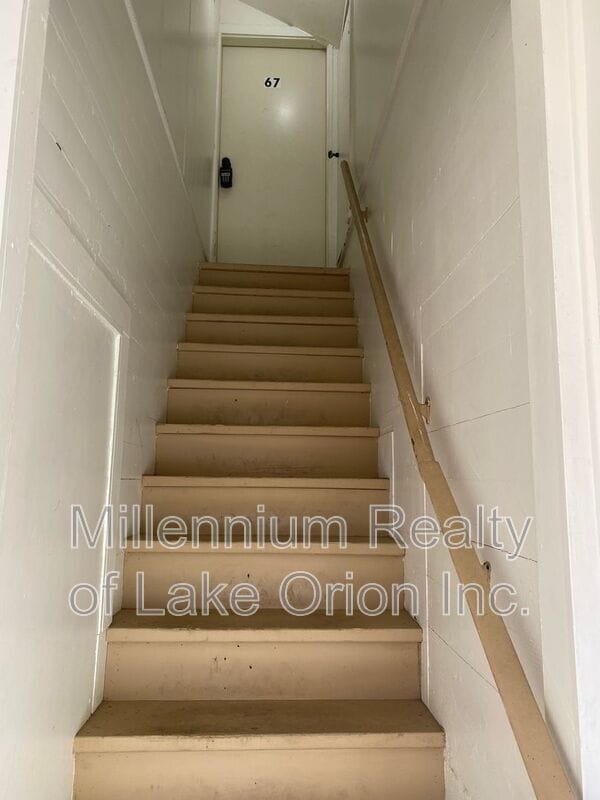 Building Photo - 67 Bentley St