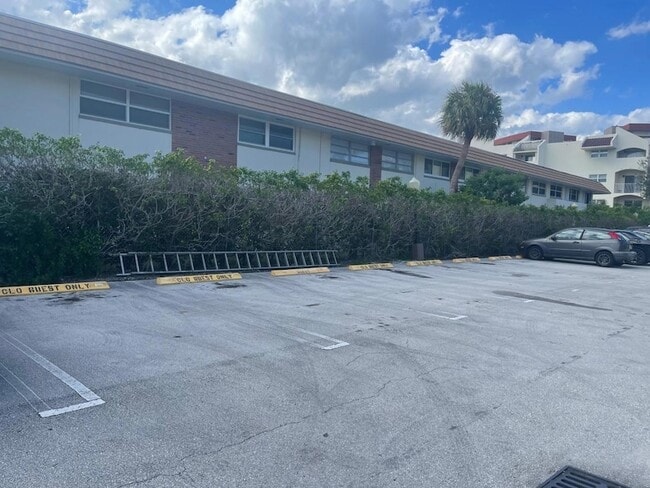 Building Photo - 2840 NE 14th Street Causeway