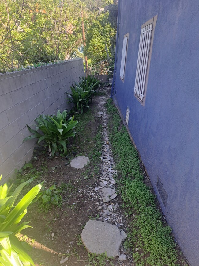 Building Photo - 3801 Ramboz Dr