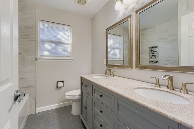 Building Photo - 10382 S Ravenswood Ln