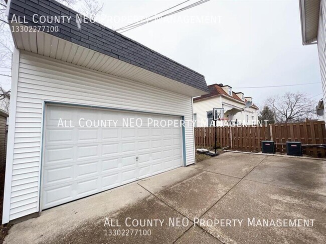 Building Photo - 1442 Cordova Ave