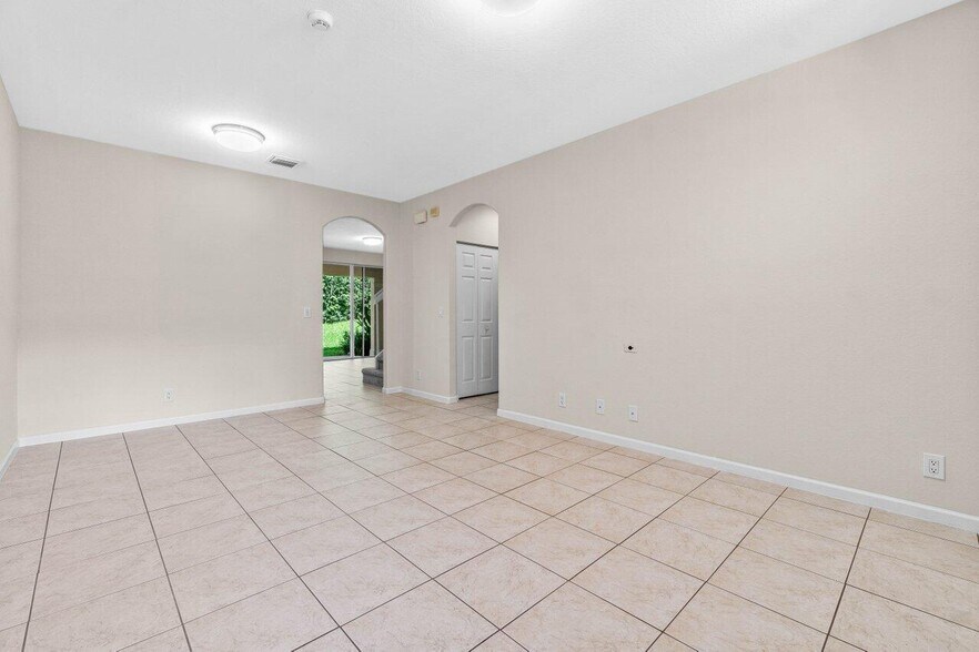 Building Photo - 7359 Briella Dr