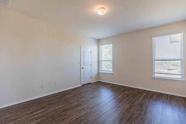 Building Photo - 11219 Pomona Park