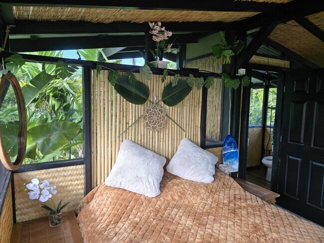 Building Photo - 15-1456-1456 10th Ave