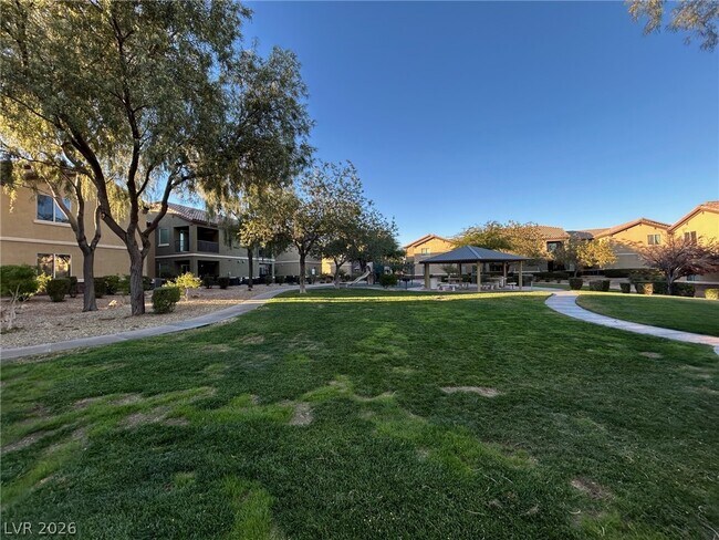 Building Photo - 6868 Sky Pointe Dr