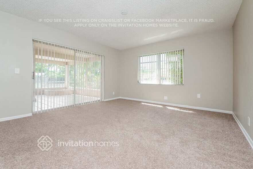 Building Photo - 10930 NW 41st Dr