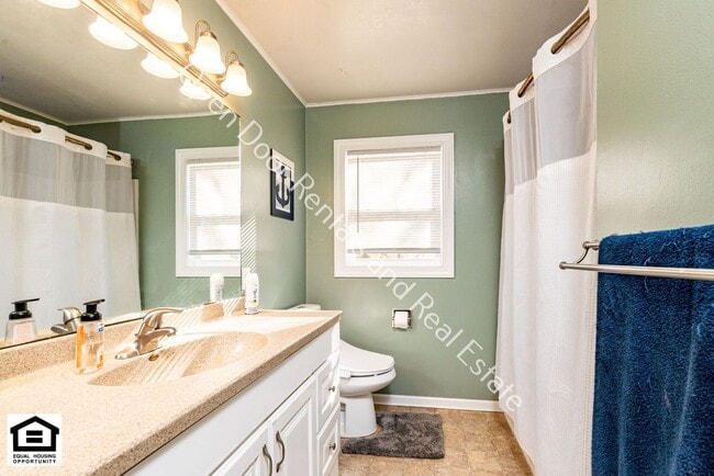 Building Photo - 40 Ln 375 Lake James