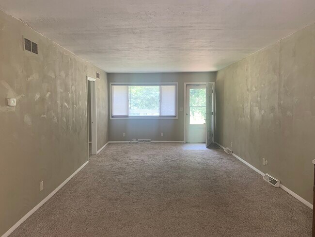 Building Photo - 4110 W Smithville Rd