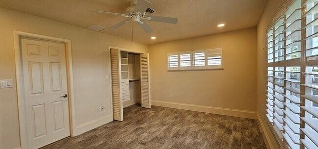 Building Photo - 2871 Coral Way