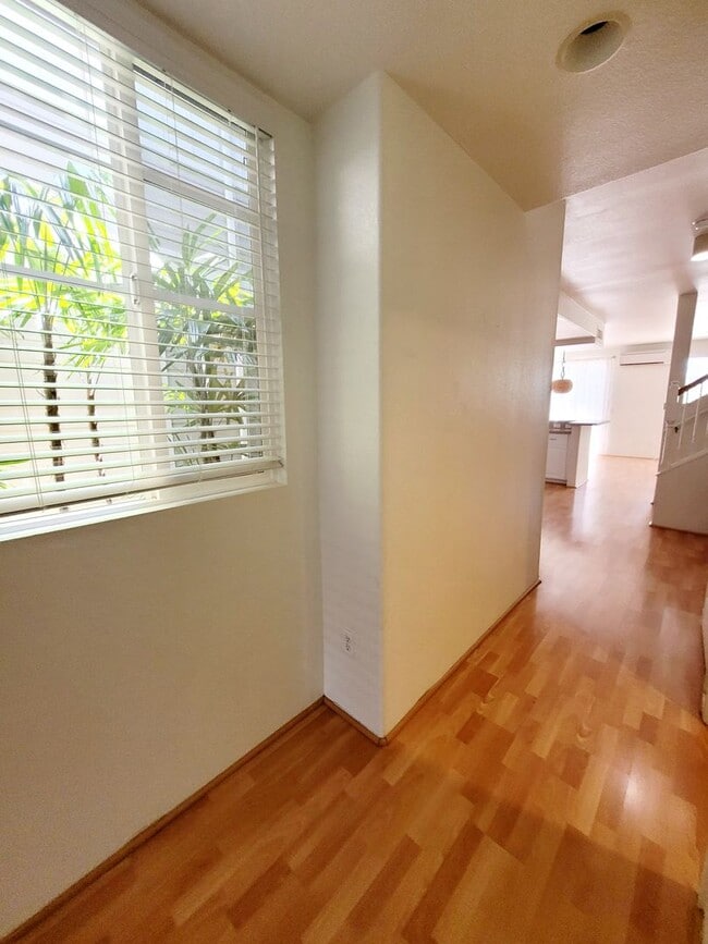 Building Photo - AVAILABLE | Hawaii Kai: 3 Bedroom,2.5 Bathroom Townhome w/AC & Attached Garage |  | Features: In ...