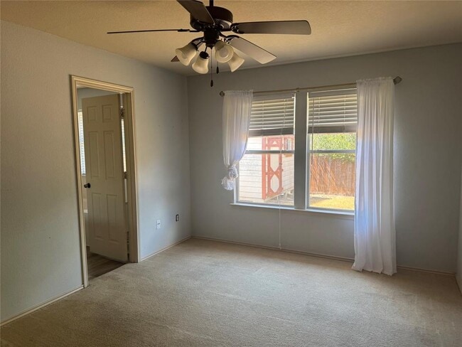 Building Photo - 510 Red Tails Dr