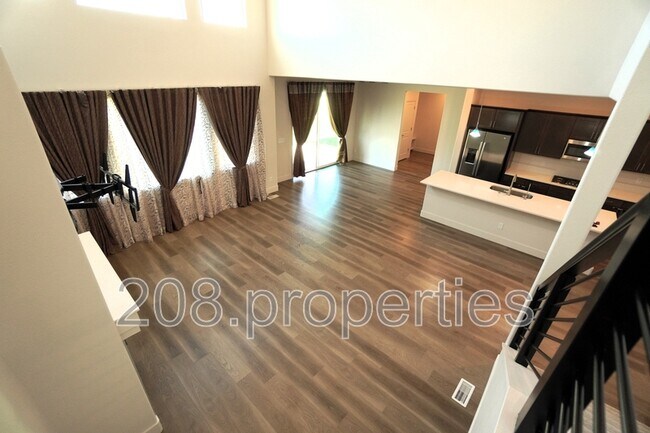 Building Photo - 245 E Caldera St