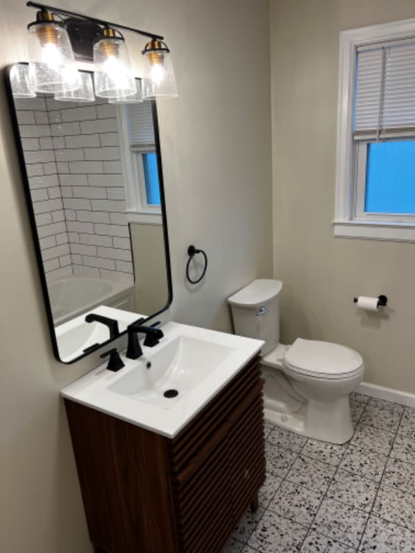 Building Photo - 207 Sunnyhill Dr