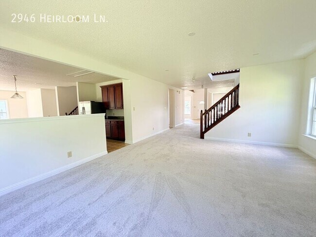 Building Photo - 2946 Heirloom Ln
