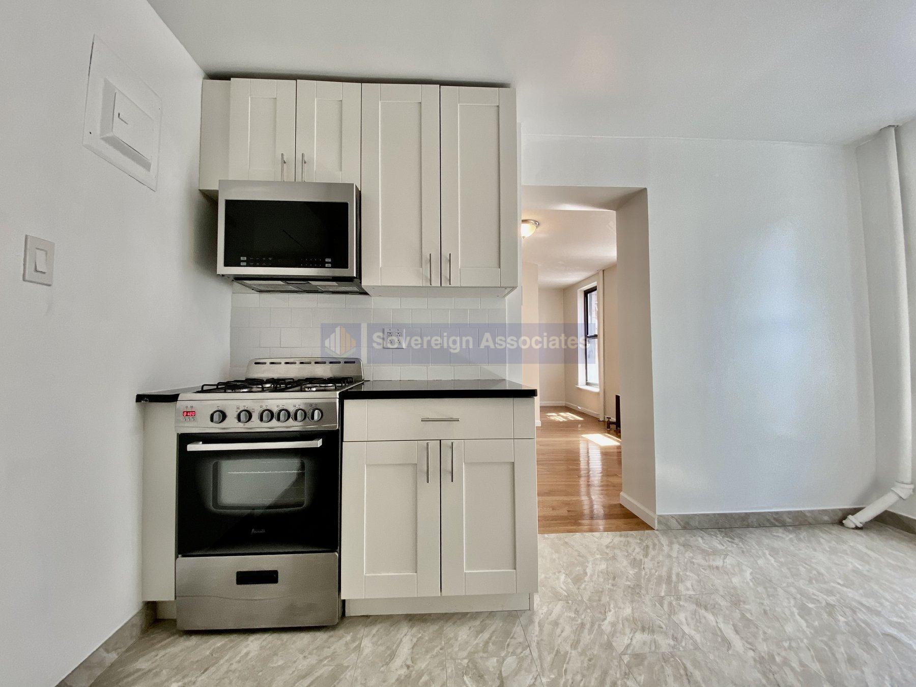 Building Photo - 401 E 68th St