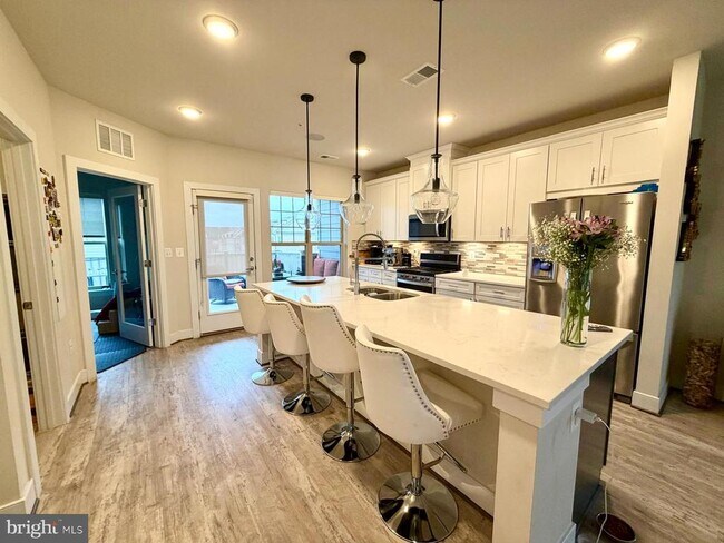 Building Photo - 9584 Fields Rd