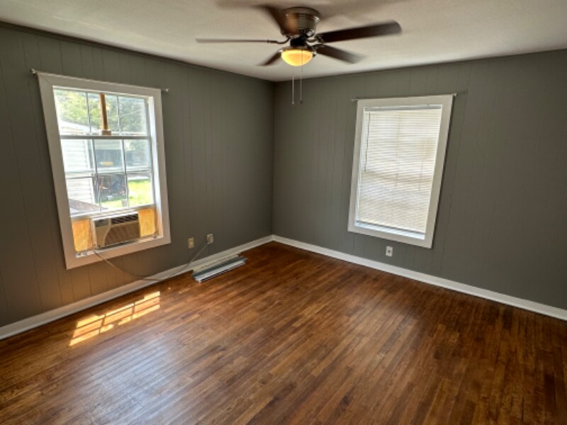 Building Photo - 205 Chambers St