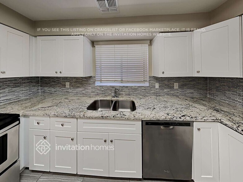 Building Photo - 4206 E Tanglewood Dr