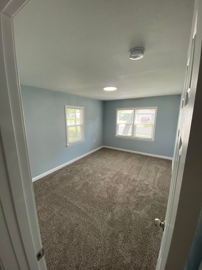 Building Photo - 1210 W Towanda Ave