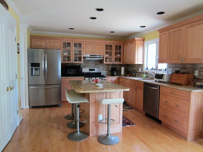 Building Photo - 6315 Victorious Song Ln