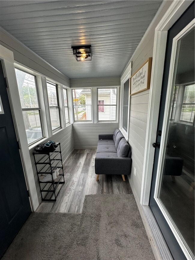 Building Photo - 1890 Clifford Ave