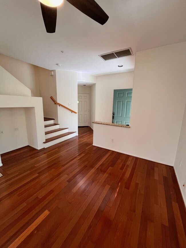 Building Photo - Encinitas Gem: Stunning 2 Bed 2.5 Bath Tow...