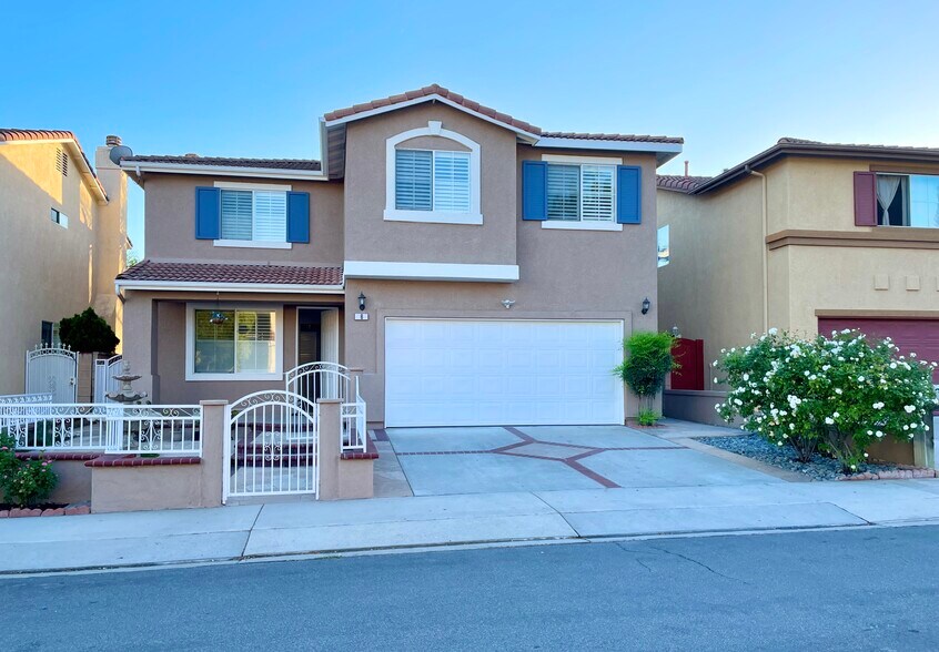 Building Photo - 6 Red Coat Pl