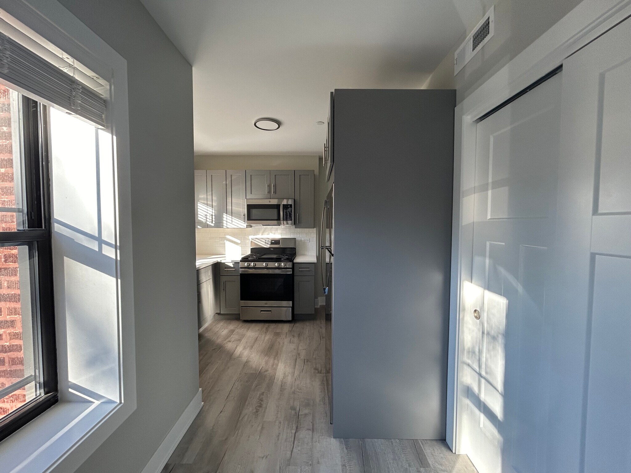 Building Photo - 1131 Oak Ave