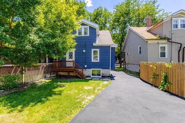 Building Photo - Updated 4 bedroom Bayview Single Family Home