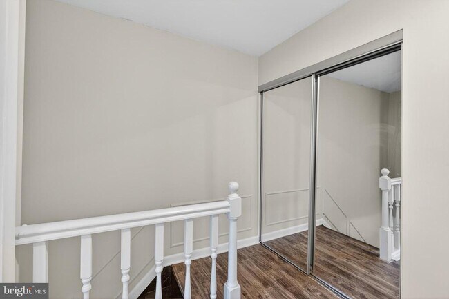 Building Photo - 9333 Pan Ridge Rd