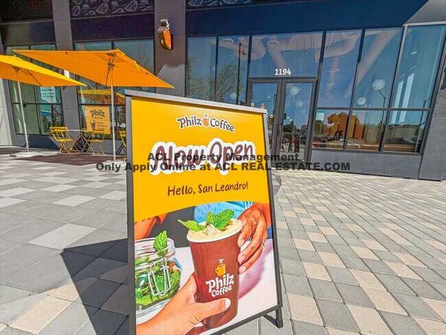 Building Photo - 3 Bed / 2.5 Bath | 1,362 Sq Ft | Prime Downtown San Leandro Location | Walkable + Parking