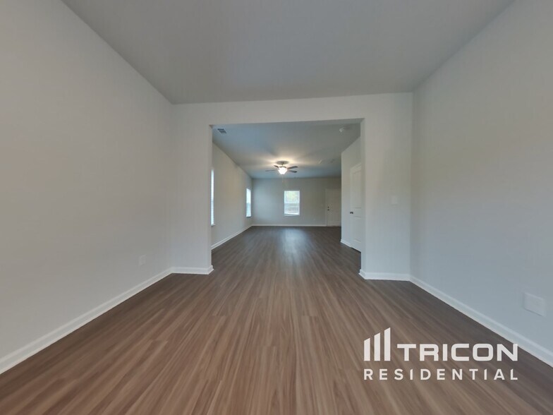Building Photo - 416 Wallace Cir