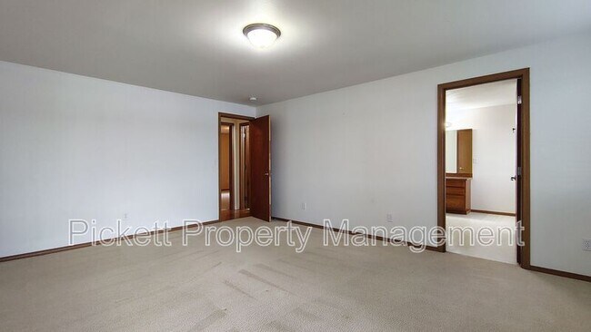 Building Photo - 28802 WA-104