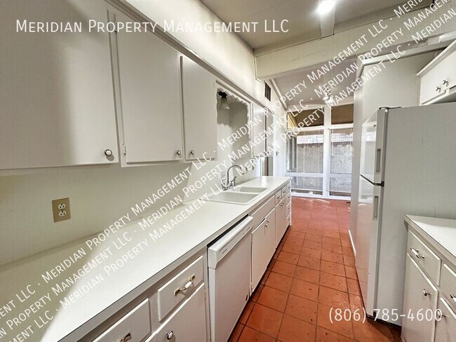 Building Photo - 2003 32nd-A