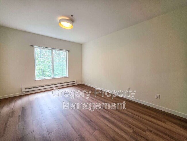 Building Photo - 12439 Totem Lake Way