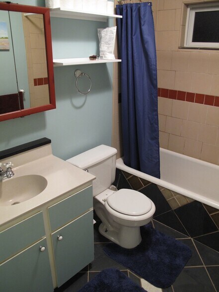 Building Photo - 2534 SE 31st Ave