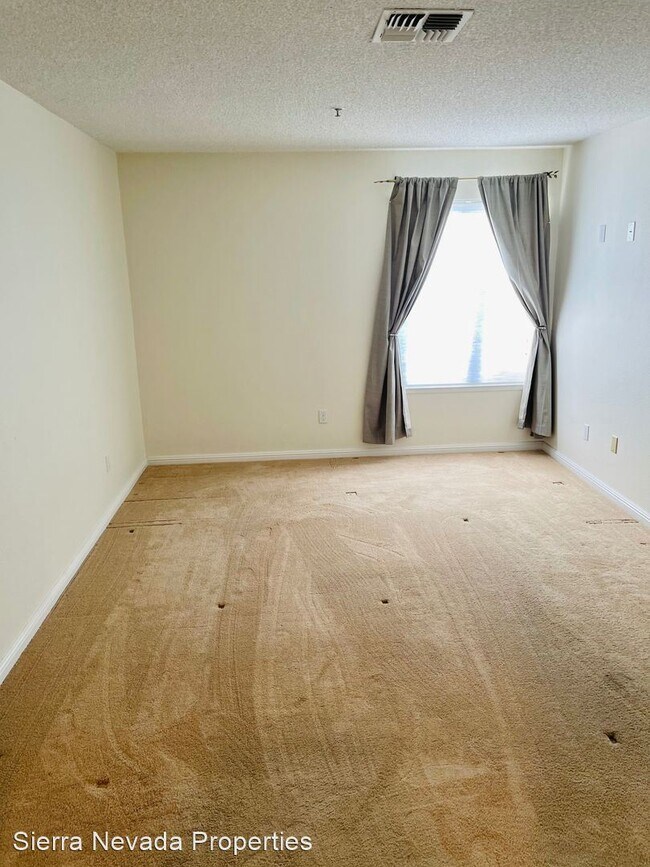 Building Photo - 2 br, 2 bath House - 3095 Lakeside dr #313