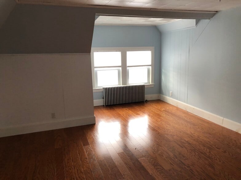 Guest Room - 40 Walpole St